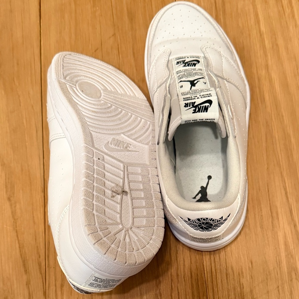 Nike Air Jordan White Leather Slip On Sneakers
Size 6 - Picture 4 of 6
